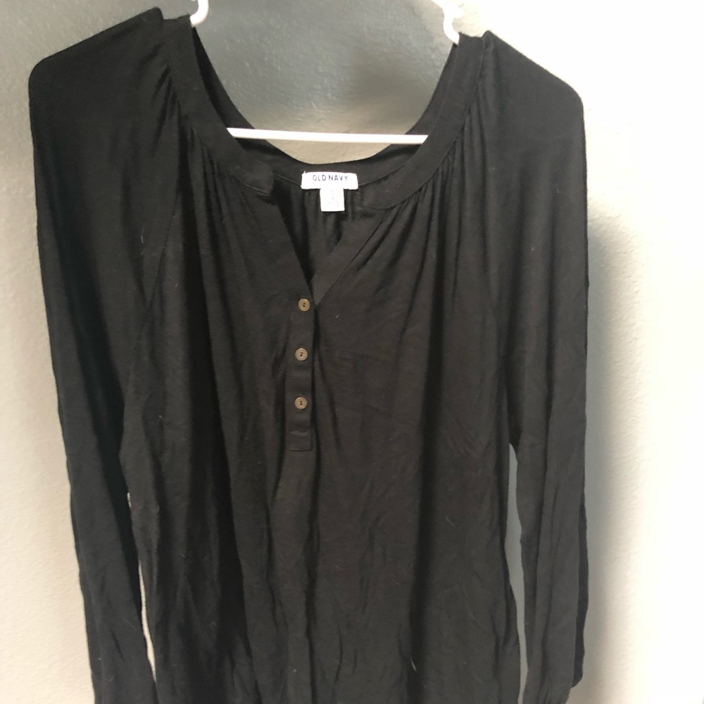 Old navy black shirt